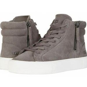 UGG Olli zip up sneaker 8.5